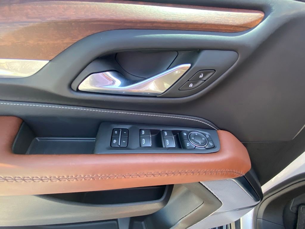 Used 2024 GMC Yukon Denali Ultimate AWD/4WD image 10