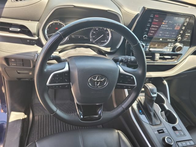 Used 2022 Toyota Highlander XSE AWD/4WD image 30