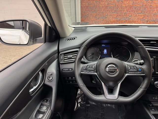 Used 2020 Nissan Rogue SV w/ Premium Package image 13