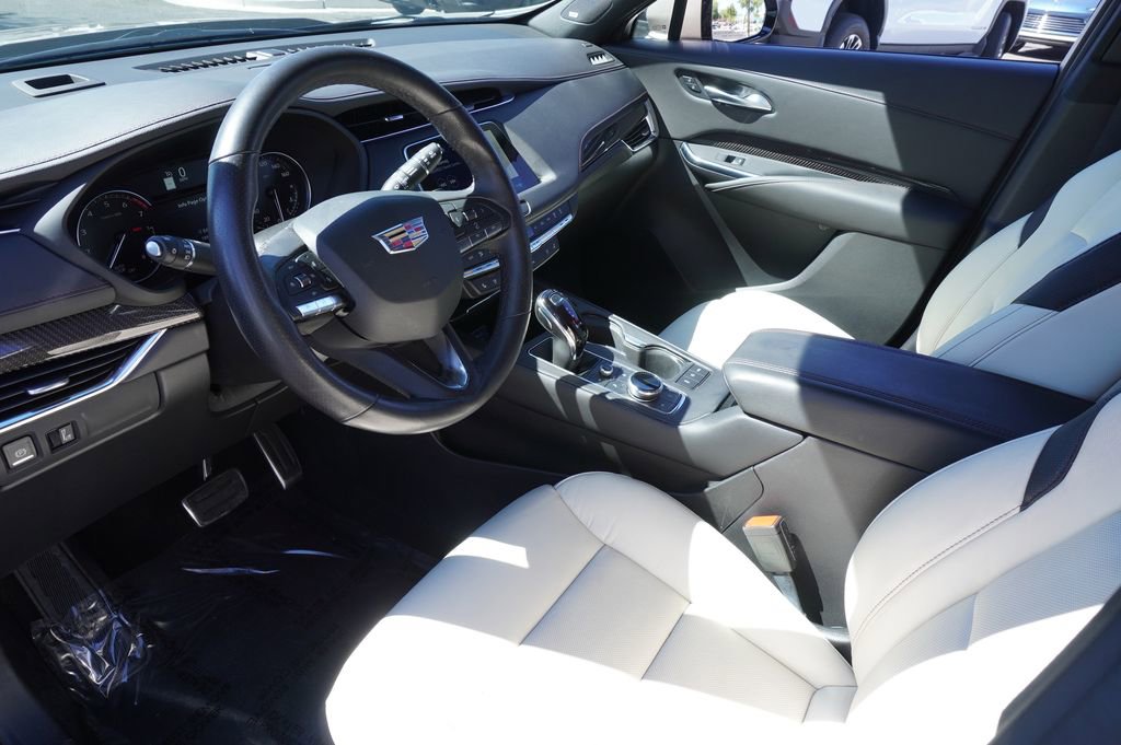 Certified 2023 Cadillac XT4 Sport image 17
