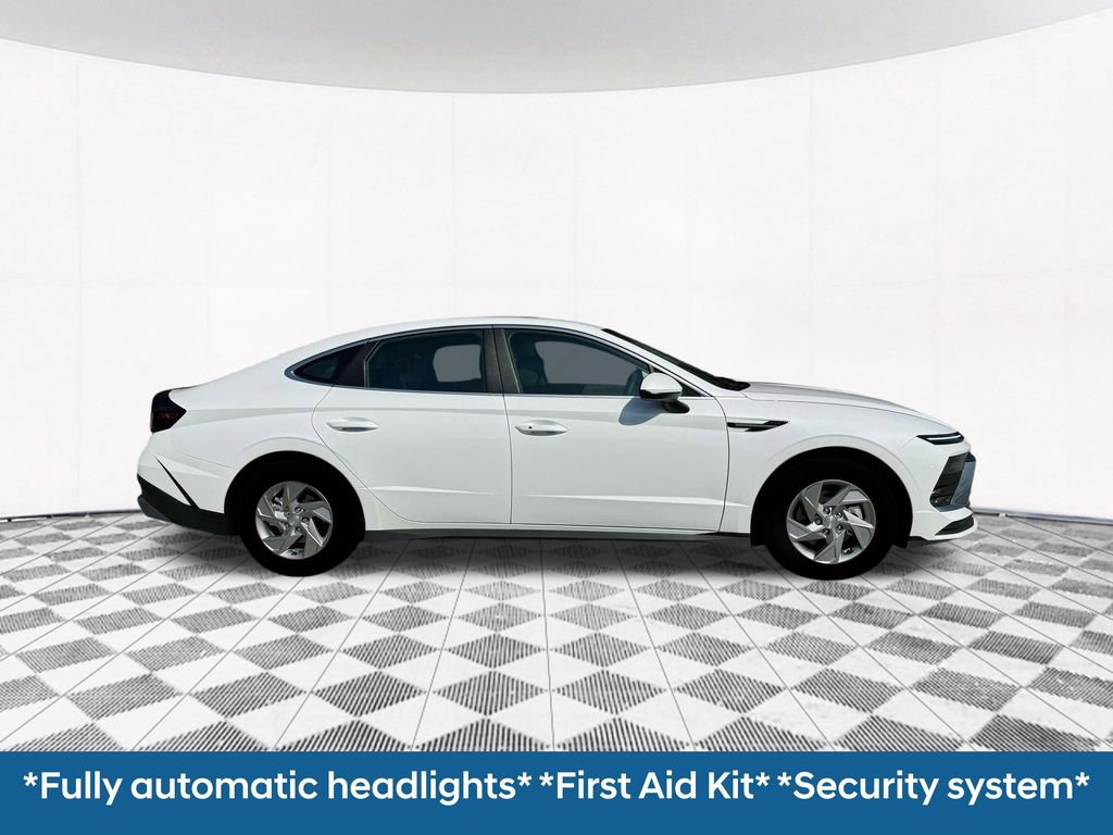 Used 2025 Hyundai Sonata SE FWD image 15