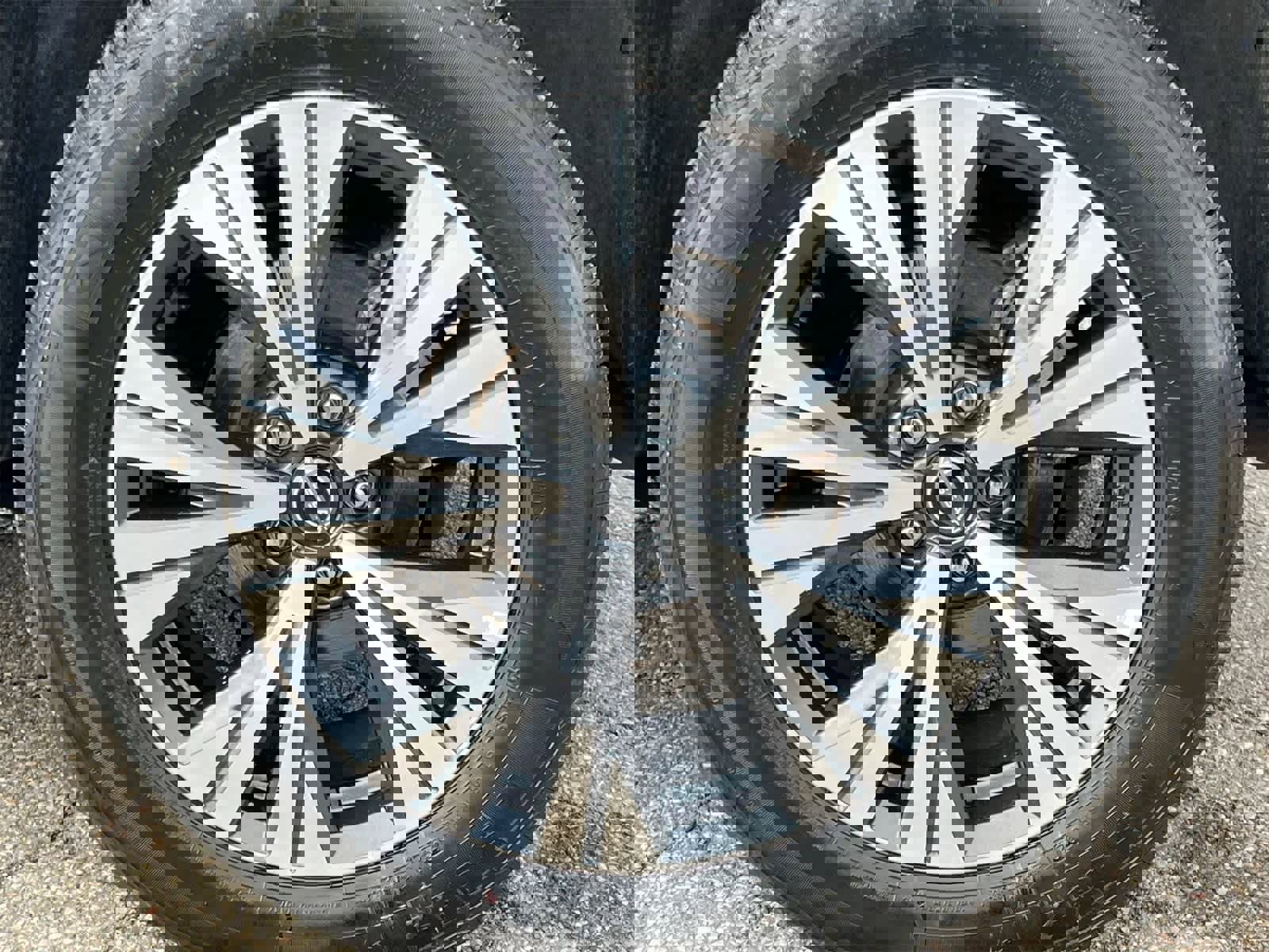 Used 2023 Nissan Rogue SV image 14