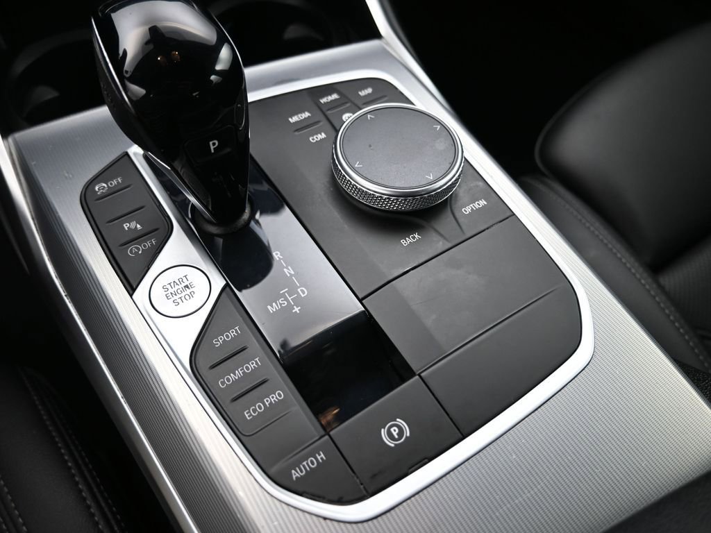 Used 2022 BMW 330i Sedan w/ Premium Package image 16