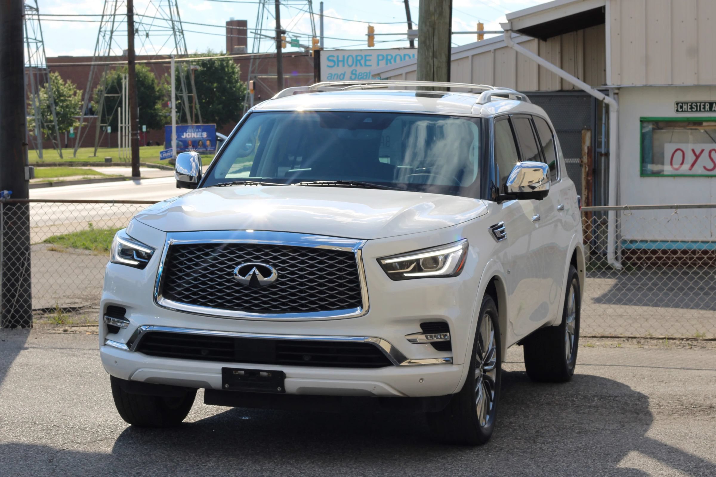 Used 2019 INFINITI QX80 Luxe w/ 22" Wheel Package AWD/4WD image 3
