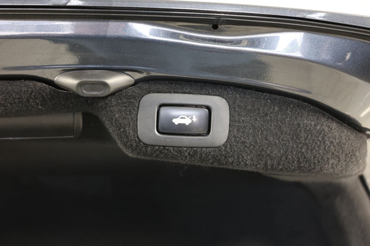 Used 2010 Lexus LS 460 RWD image 46