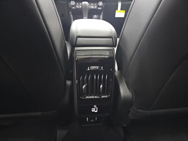 New 2026 Jeep Compass Trailhawk w/ Sun, Sound & Navigation Group AWD/4WD image 34
