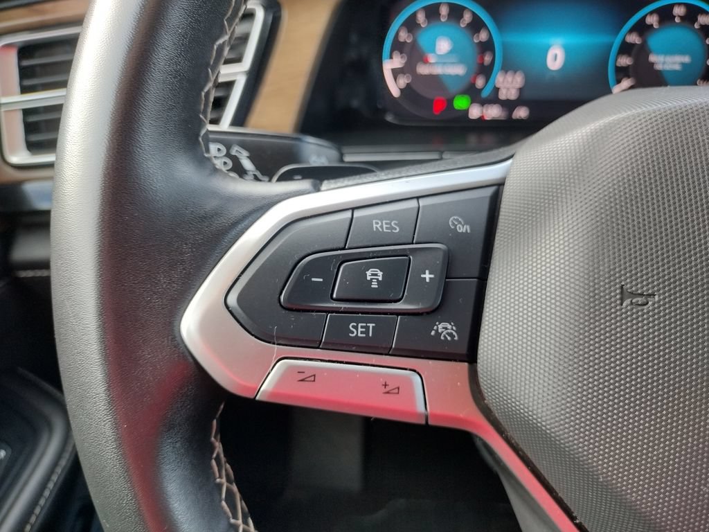 Used 2025 Volkswagen Atlas SE FWD image 23
