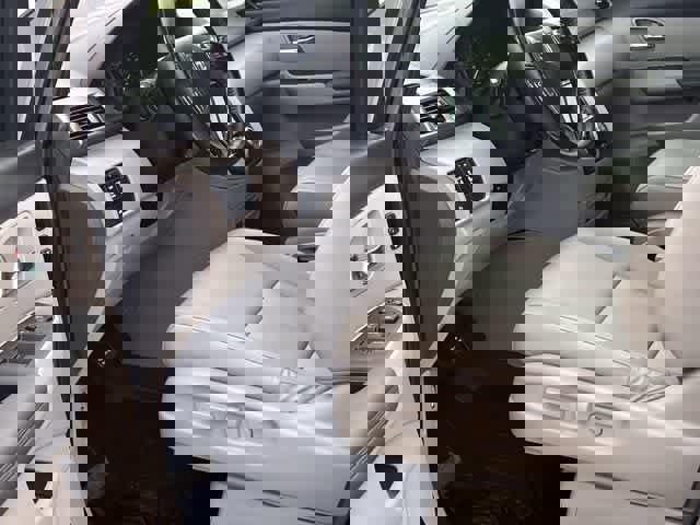 Used 2016 Honda Odyssey Touring Elite image 3