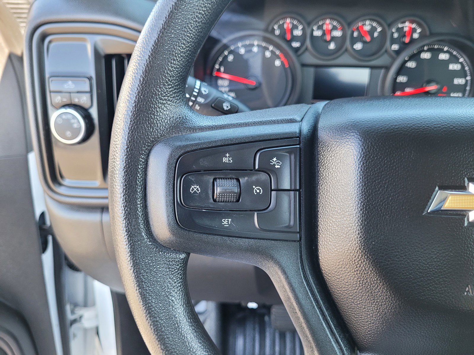 Used 2025 Chevrolet Silverado 1500 W/T image 19