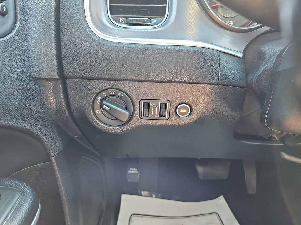 Used 2021 Dodge Charger SXT w/ Leather Interior Group image 29