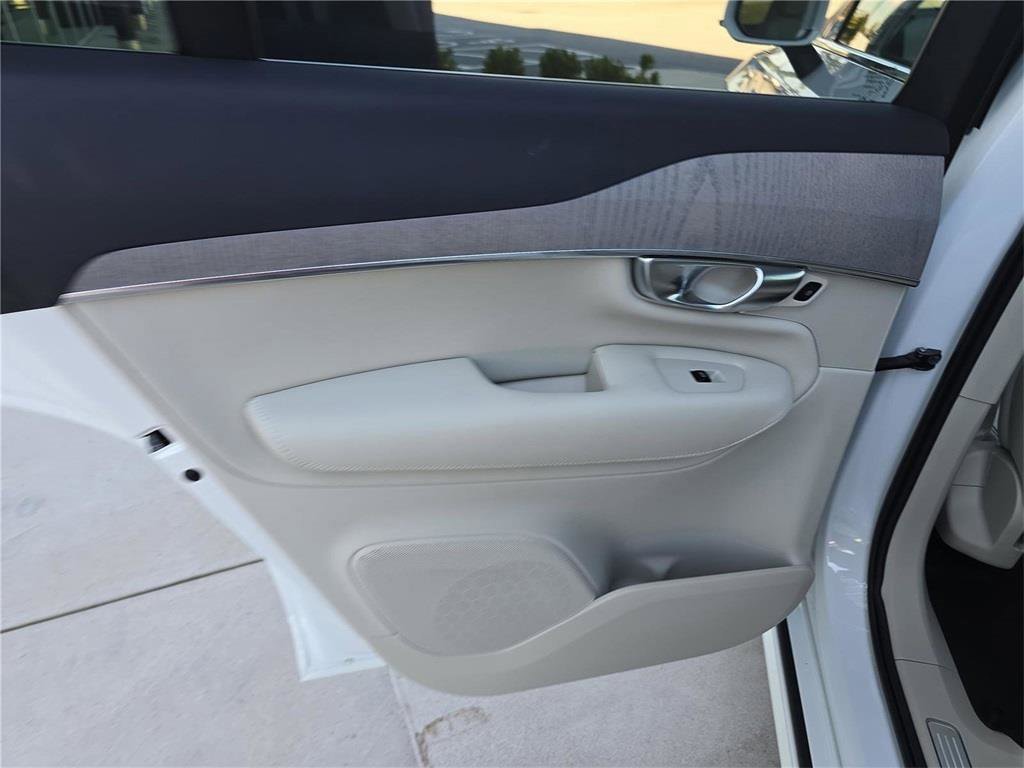 Used 2025 Volvo XC90 T8 Plus w/ Protection Package Premier image 16