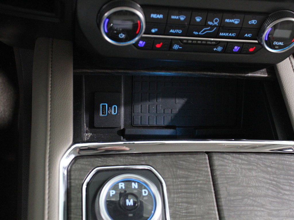 Used 2021 Ford Expedition Limited image 19
