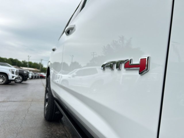 New 2026 GMC Yukon AT4 w/ AT4 Premium Plus Package AWD/4WD image 19