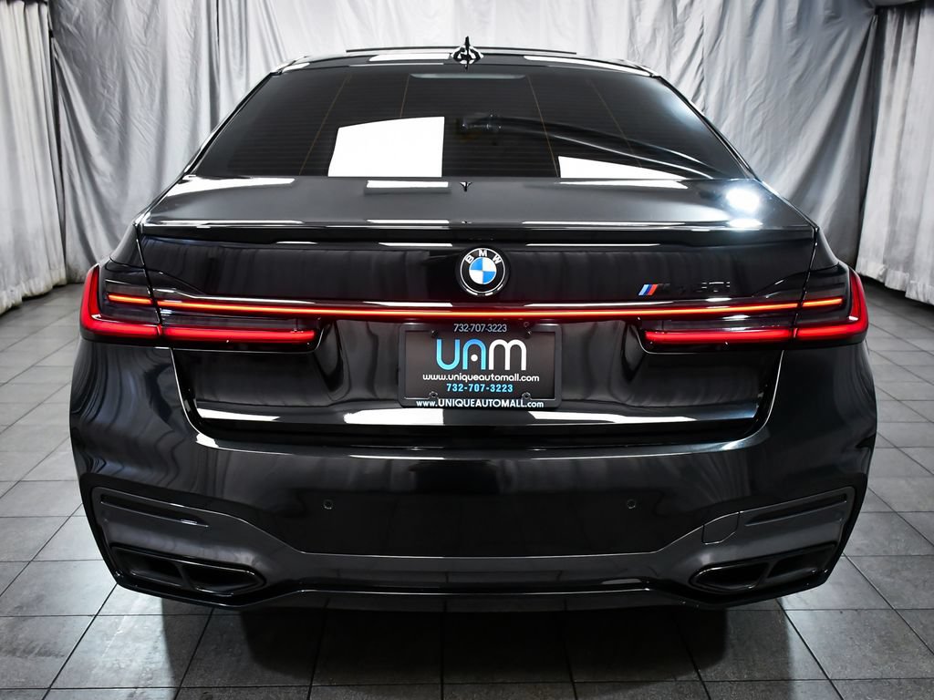 Used 2022 BMW M760i xDrive w/ Luxury Rear Seating Package AWD/4WD image 5