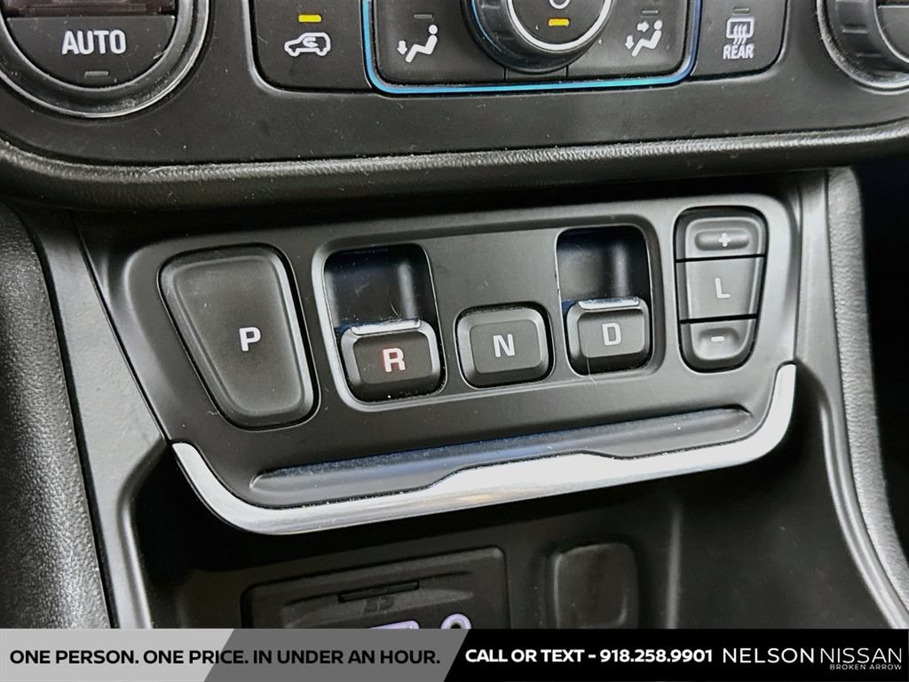 Used 2020 GMC Terrain Denali w/ Denali Premium Package AWD/4WD image 17