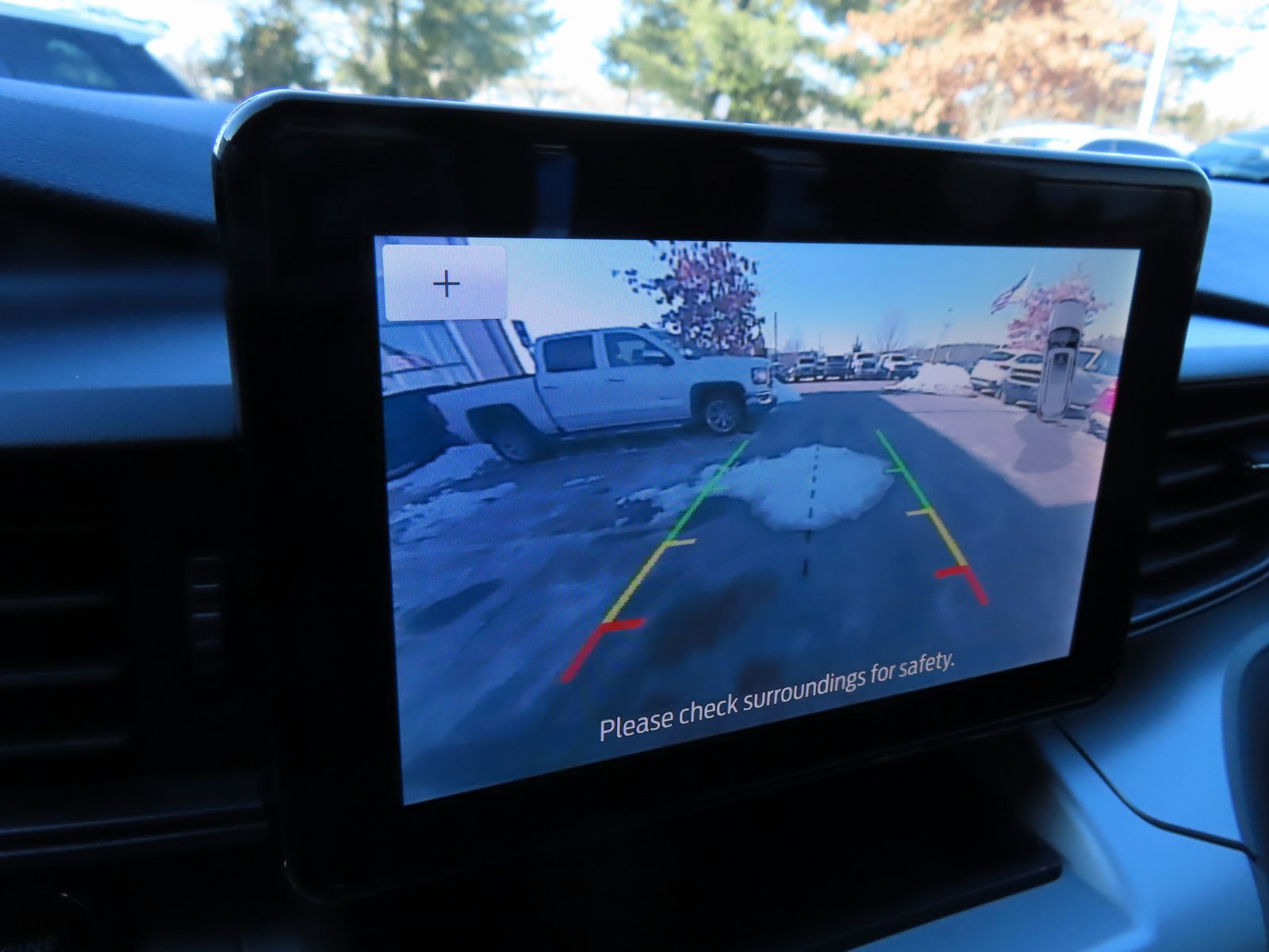 Used 2024 Ford Explorer XLT image 23