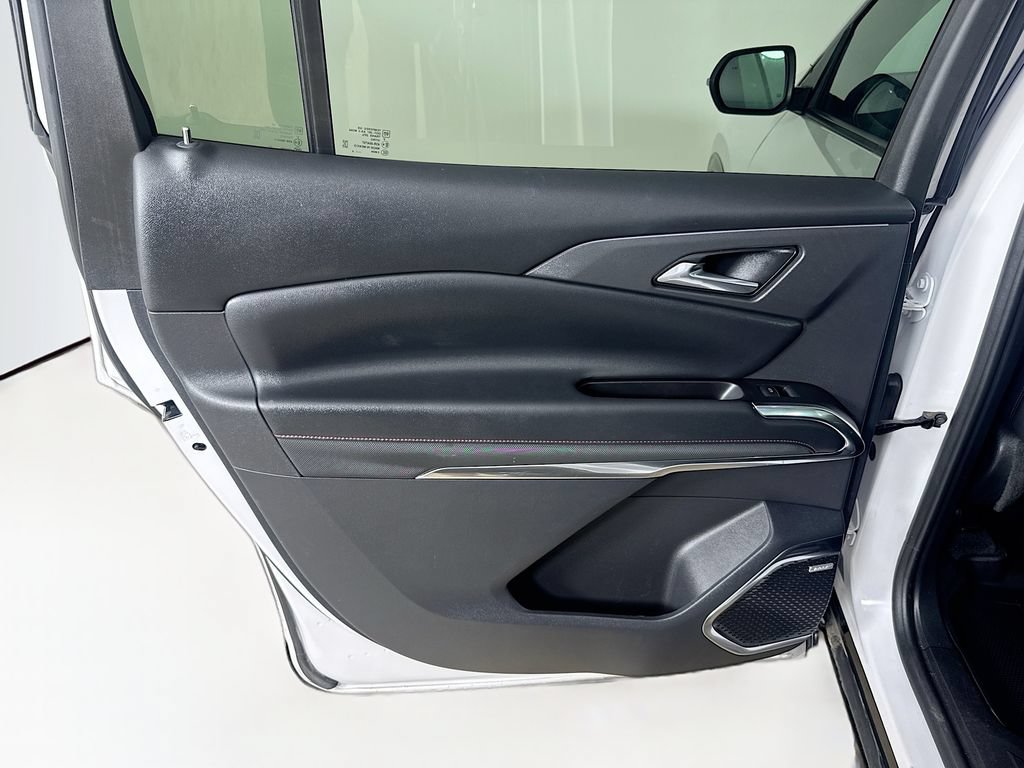 Used 2024 Chevrolet Traverse RS w/ LPO, Floor Liner Package AWD/4WD image 22