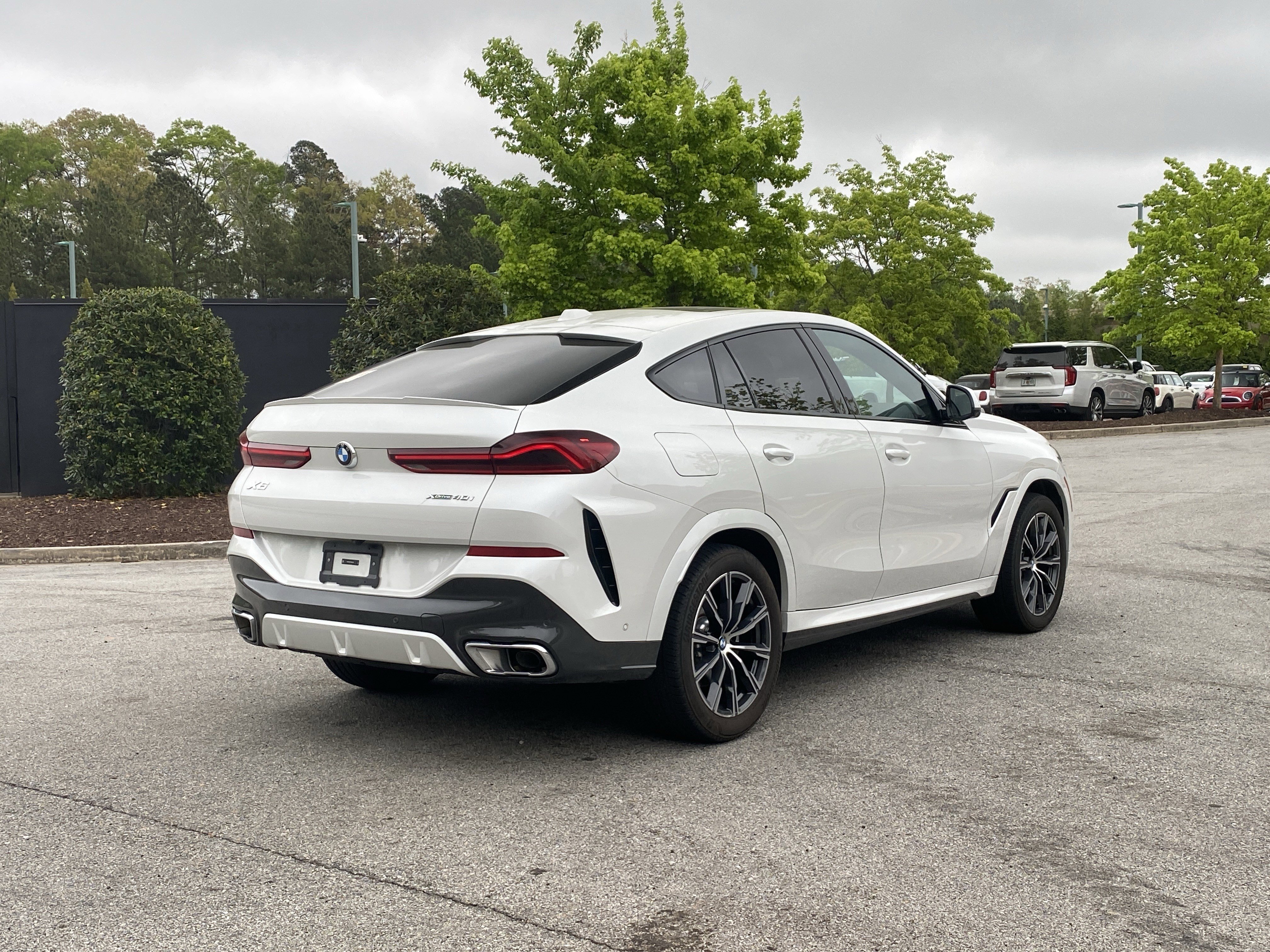Used 2024 BMW X6 xDrive40i w/ Parking Assistance Package image 3