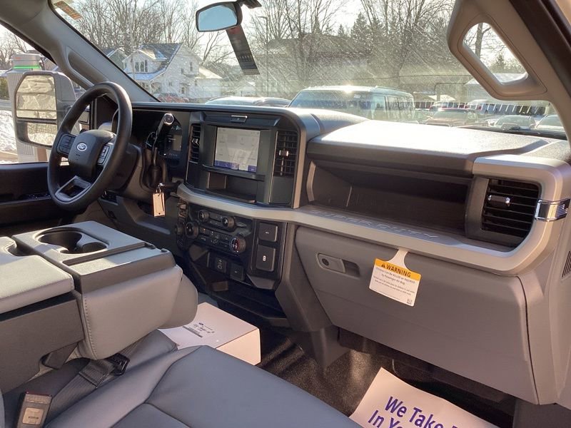 New 2026 Ford F550 4x4 Crew Cab Super Duty image 13