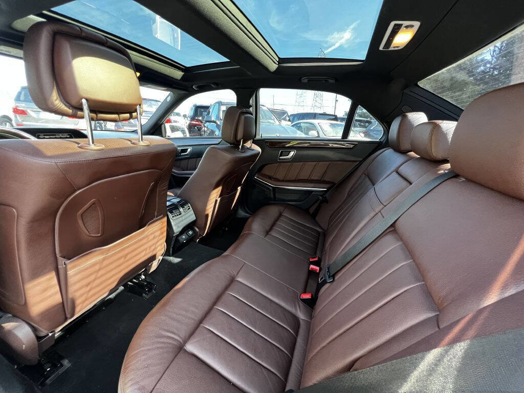 Used 2014 Mercedes-Benz E 550 4MATIC Sedan image 18