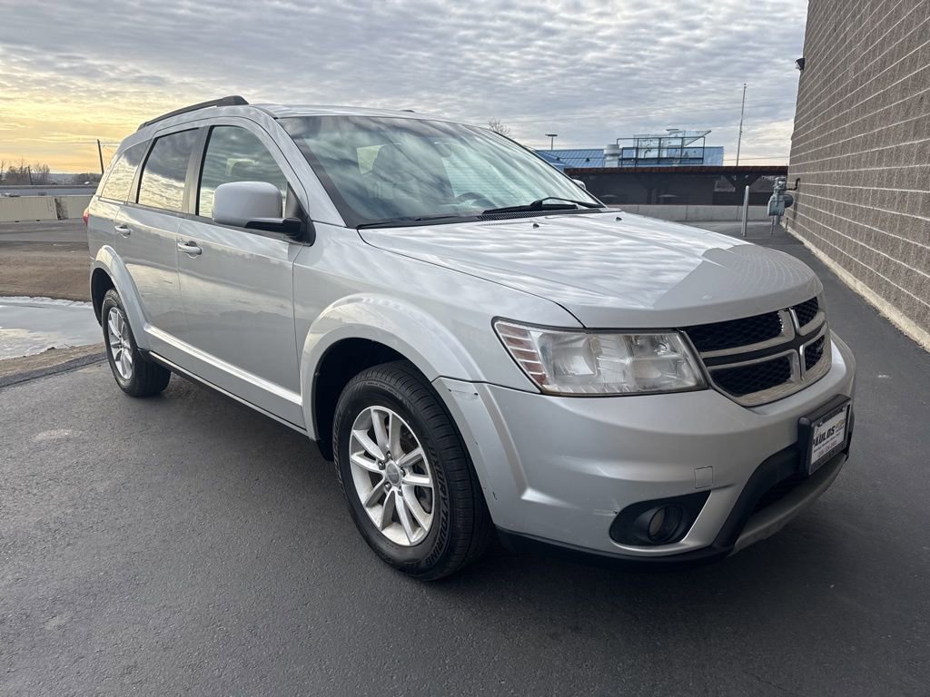 Used 2014 Dodge Journey SXT w/ Flexible Seating Group image 3