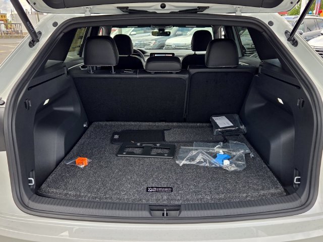 New 2026 Volkswagen Atlas Cross Sport SE FWD image 12
