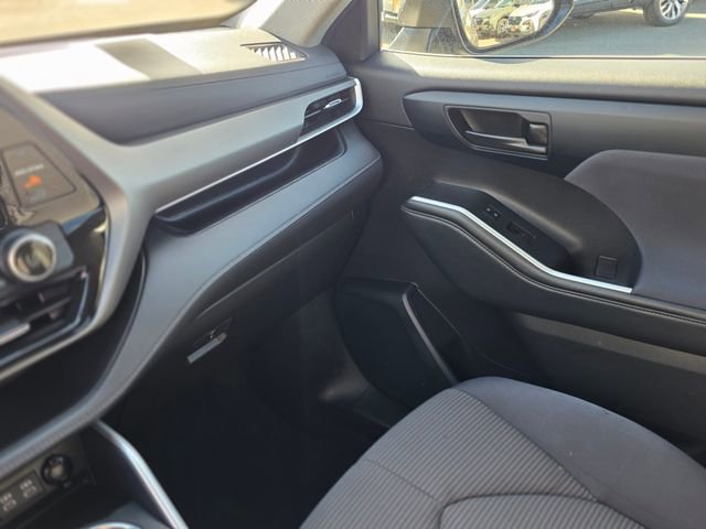 Used 2023 Toyota Highlander L image 39