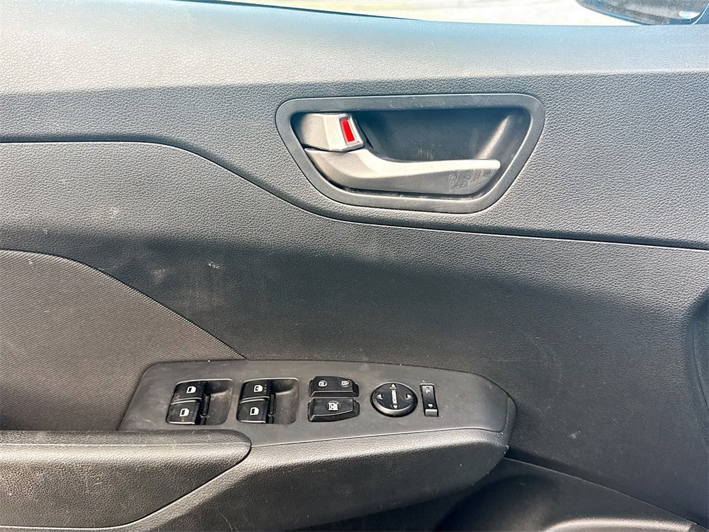 Used 2022 Hyundai Accent SE image 19