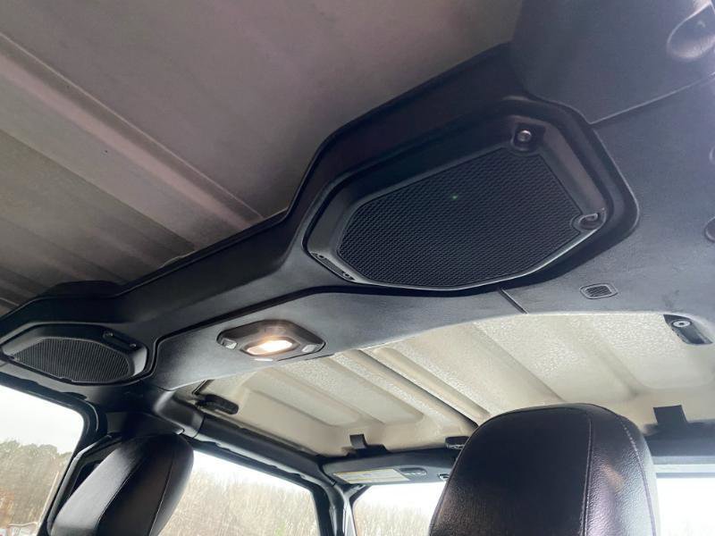 Used 2018 Jeep Wrangler Unlimited Sahara image 19