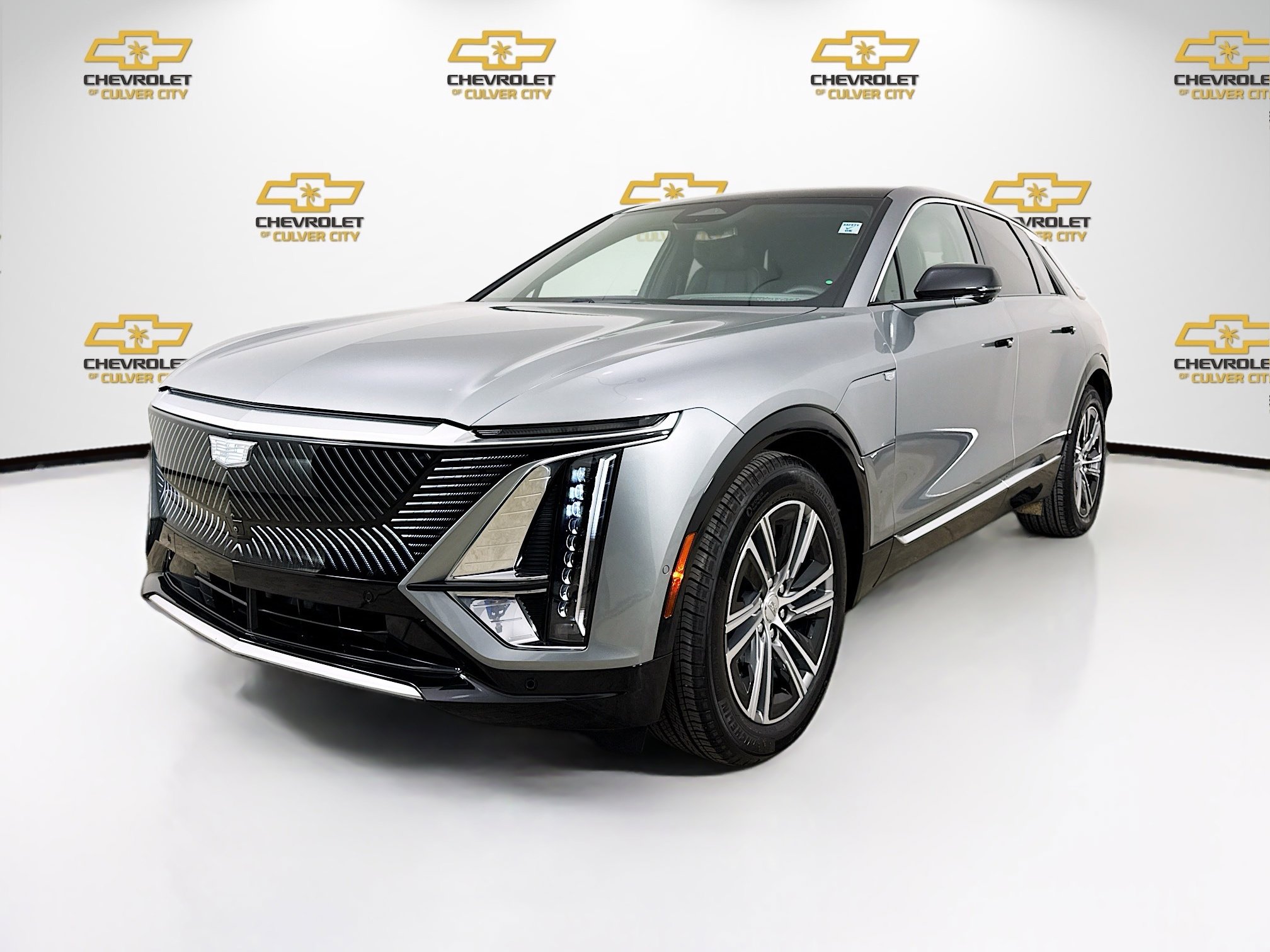 Used 2025 Cadillac Lyriq Luxury RWD image 3