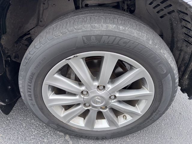 Used 2011 Lexus LX 570 570 w/ Luxury Pkg image 32