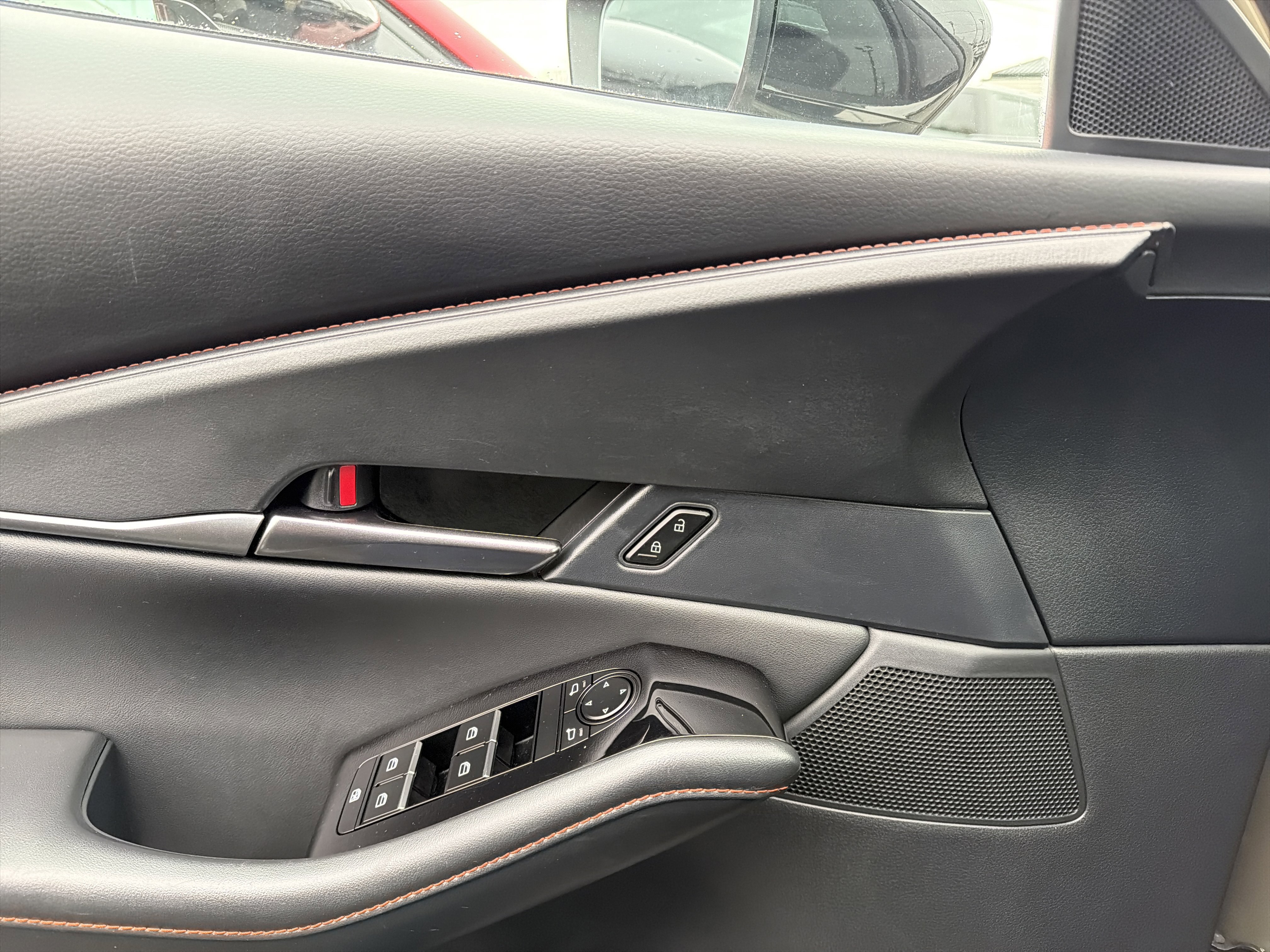 Used 2025 MAZDA CX-30 Carbon image 15