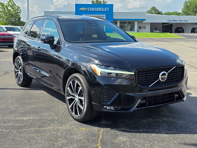 Used 2025 Volvo XC60 B5 Plus AWD/4WD image 19
