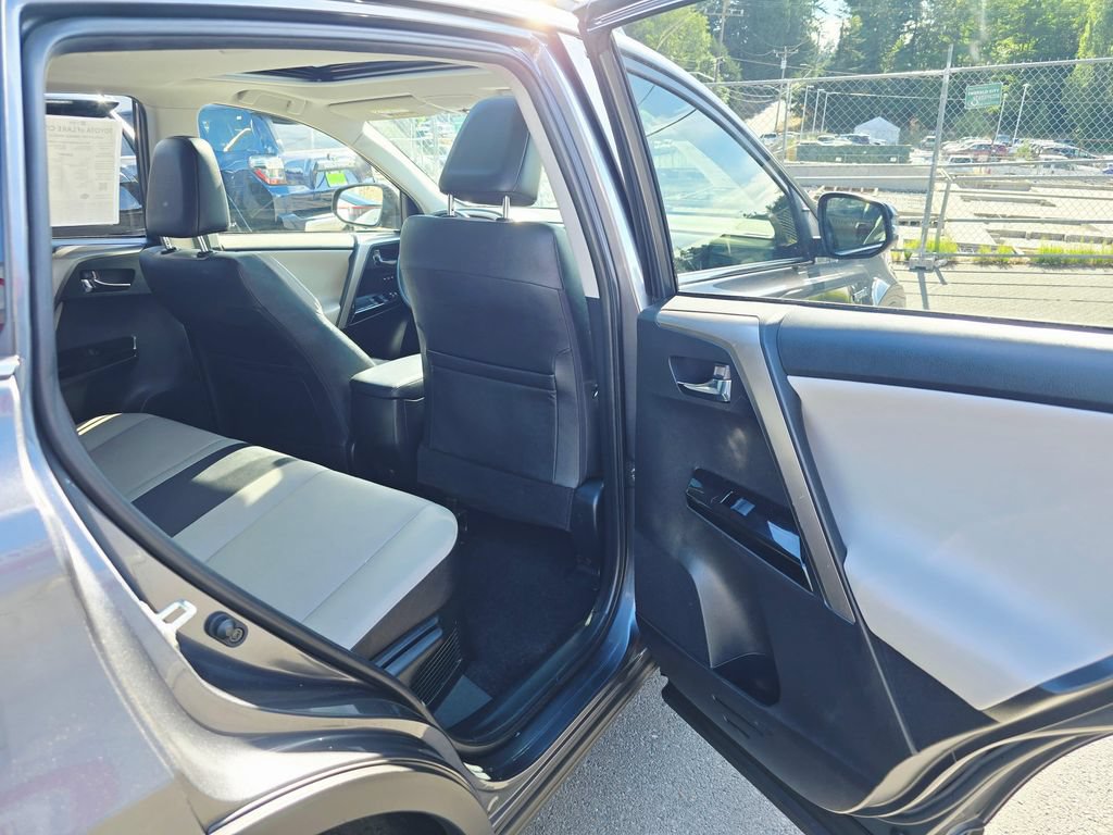 Used 2018 Toyota RAV4 Limited w/ Carpet Mat Package AWD/4WD image 13