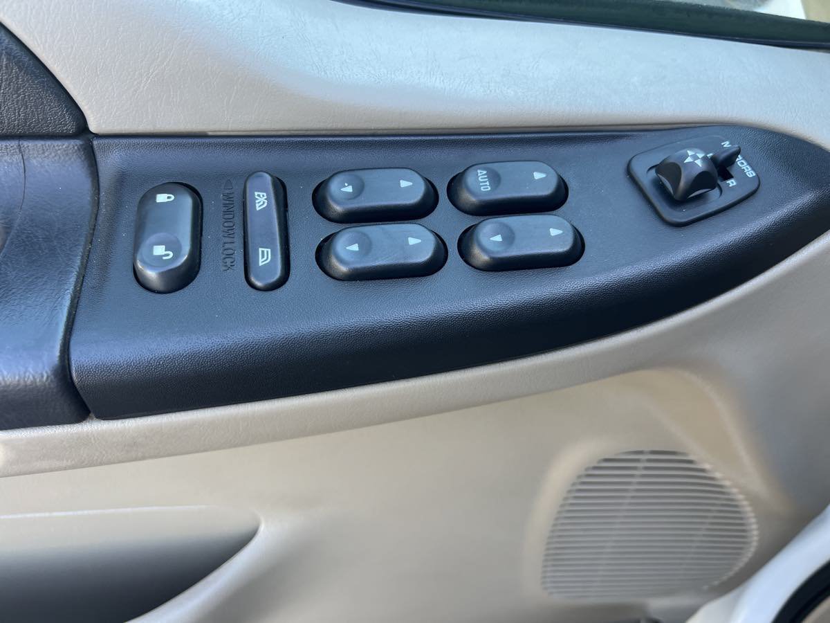 Used 2005 Ford Excursion XLT AWD/4WD image 11