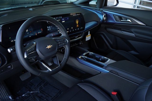 New 2025 Chevrolet Equinox EV LT image 24