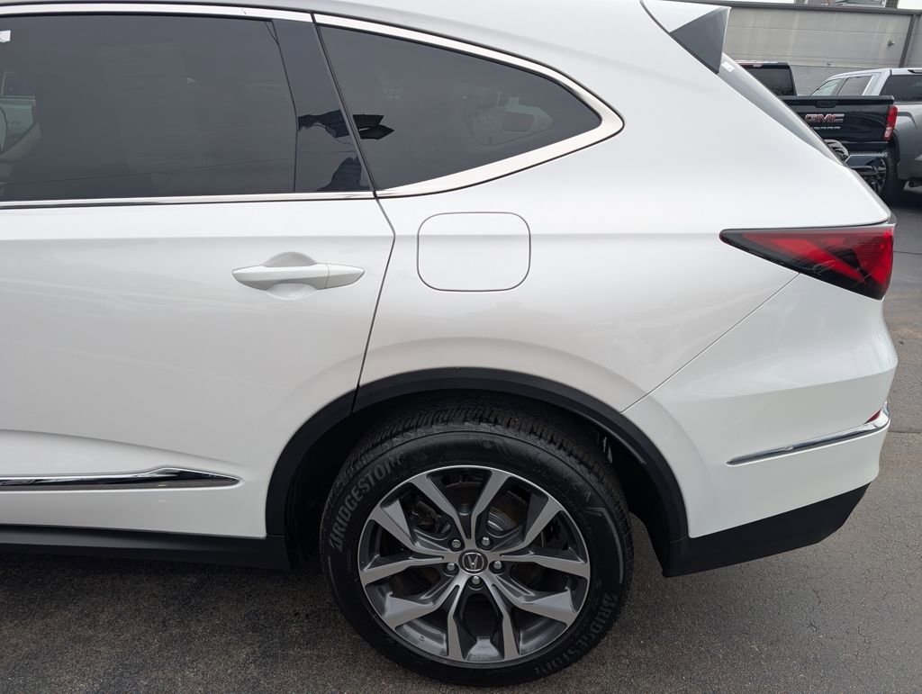 Used 2023 Acura MDX SH-AWD w/ Technology Package image 4