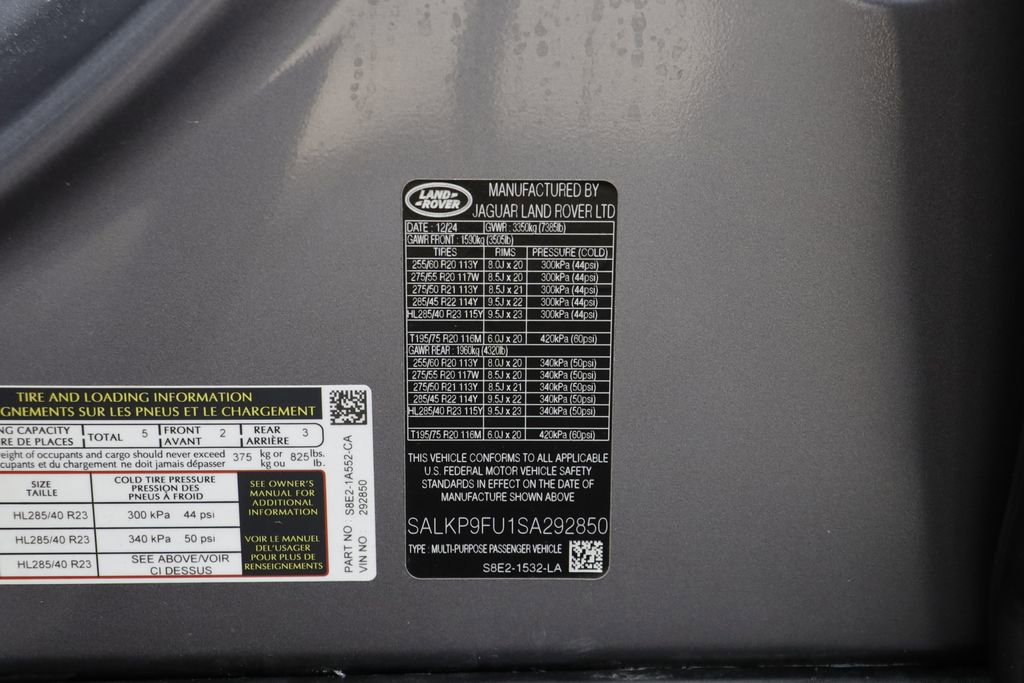 Used 2025 Land Rover Range Rover SE image 25