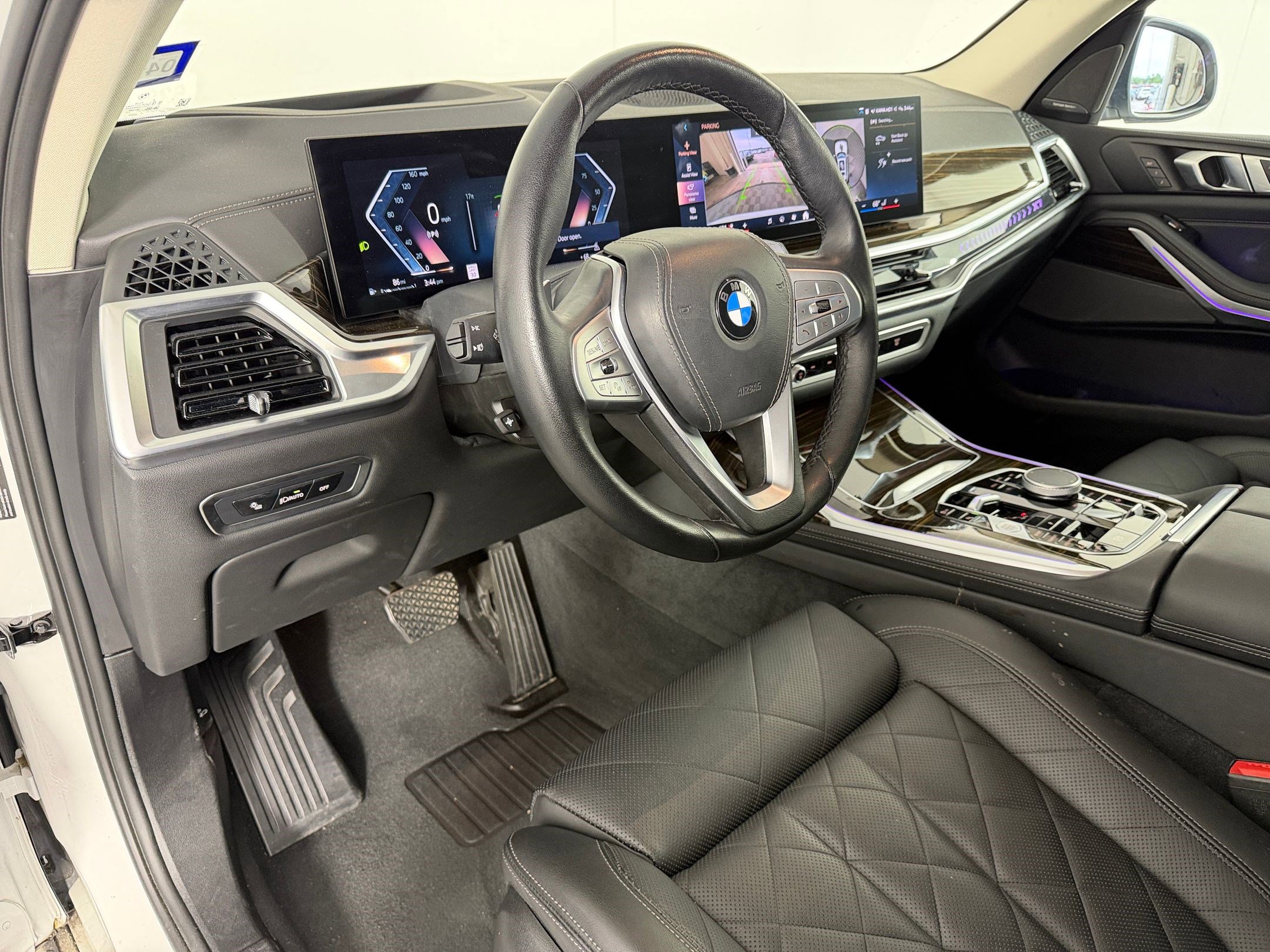 Used 2024 BMW X7 xDrive40i w/ Premium Package image 4