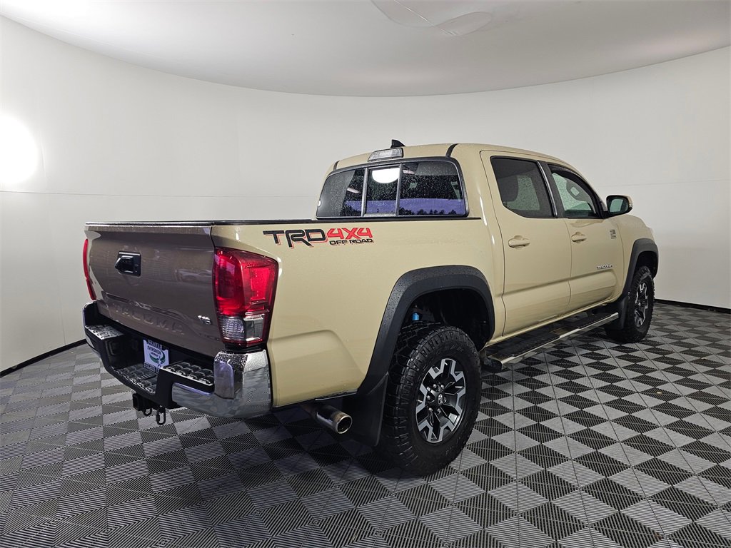 Used 2016 Toyota Tacoma TRD Off-Road image 7