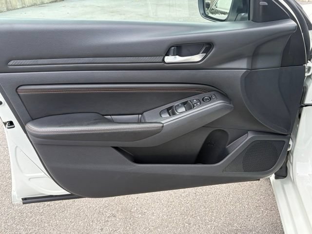 Used 2021 Nissan Altima 2.5 SR FWD image 10