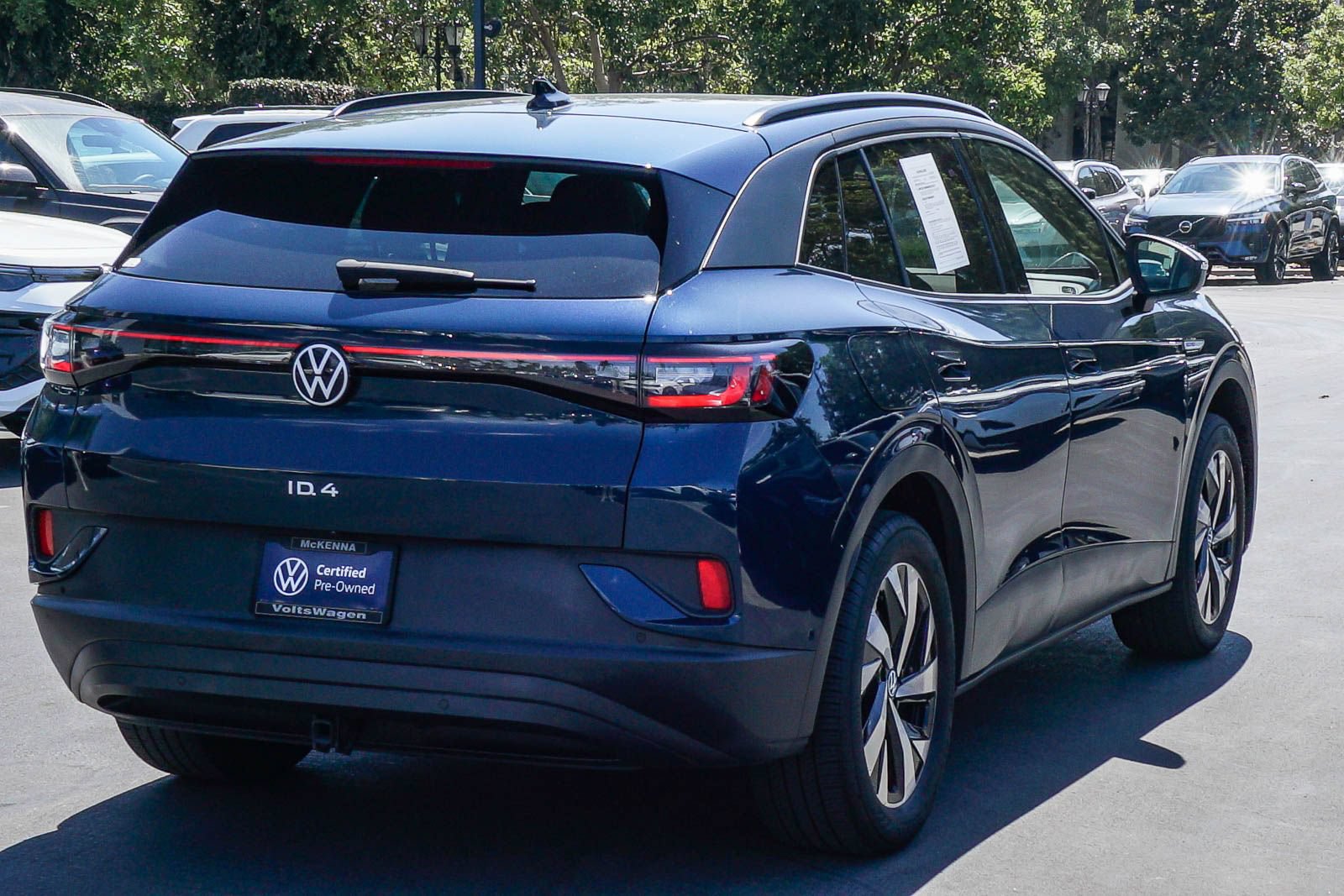 Certified 2023 Volkswagen ID.4 Pro AWD/4WD image 6