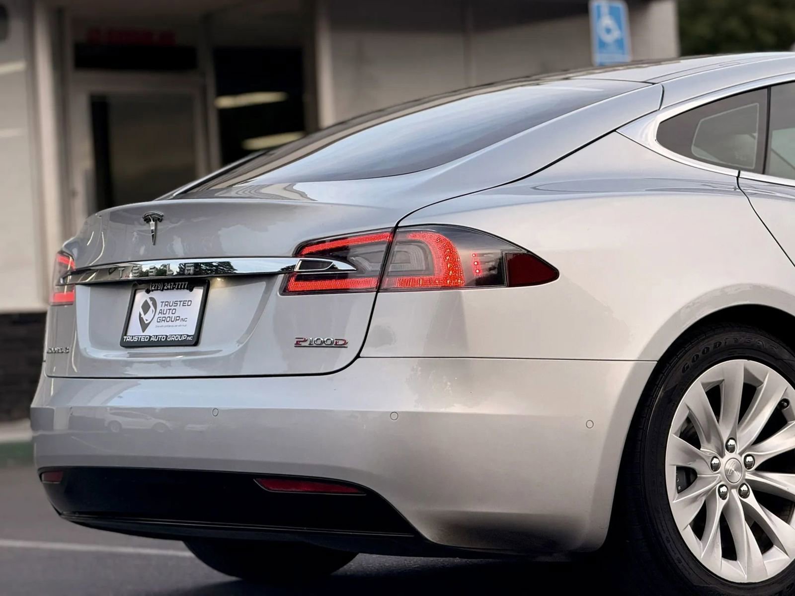 Used 2017 Tesla Model S 90D AWD/4WD image 9