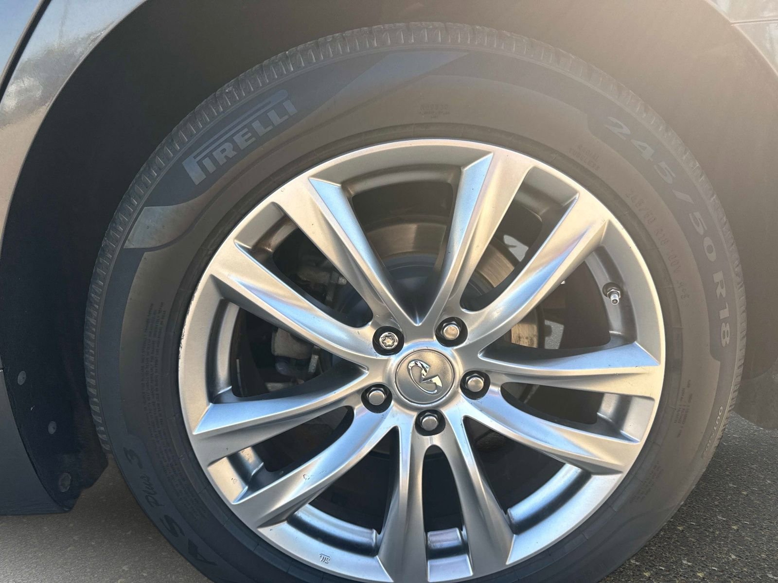 Used 2015 INFINITI Q70 3.7 image 29