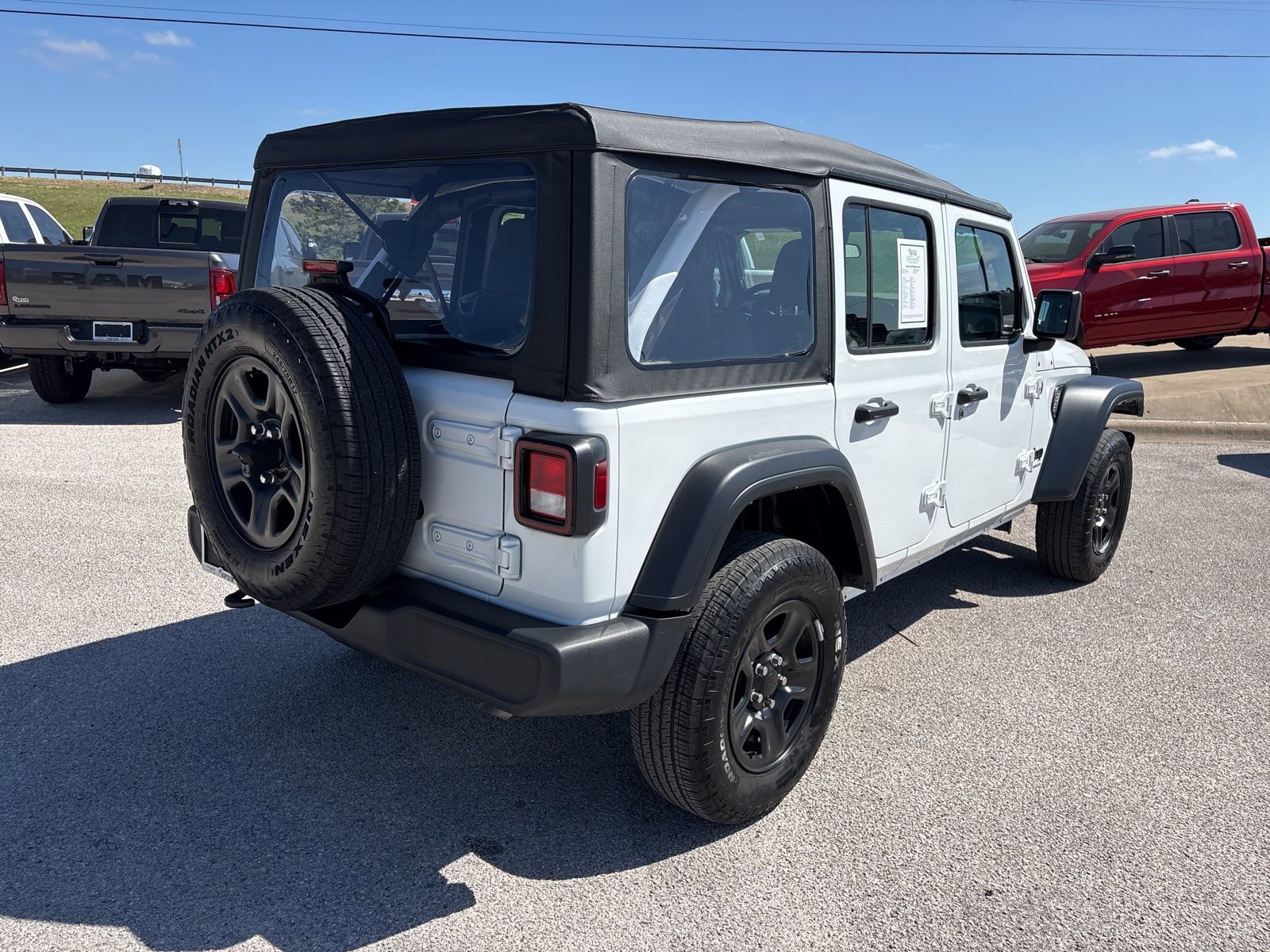 Used 2025 Jeep Wrangler Unlimited Sport AWD/4WD image 5
