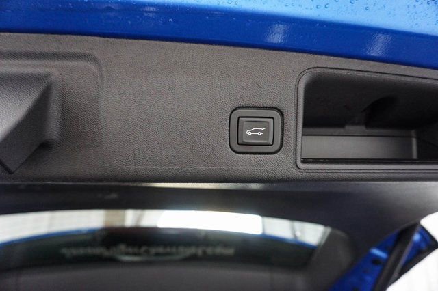 Used 2024 GMC Terrain SLT image 20