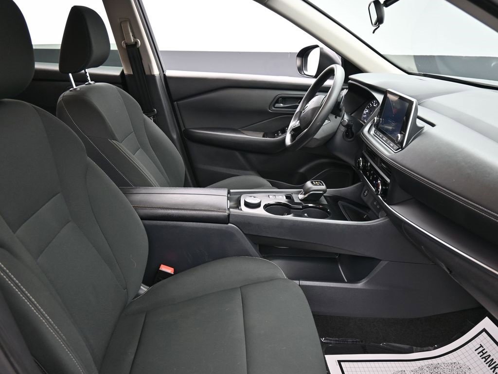 Used 2025 Nissan Rogue S image 18