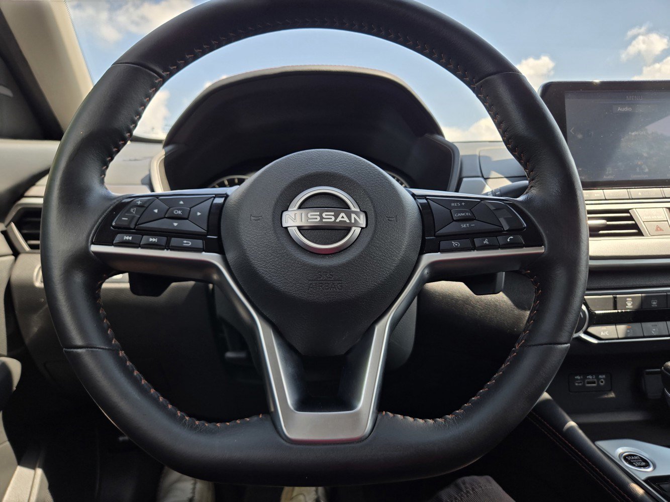 Used 2024 Nissan Altima 2.5 SR FWD image 15