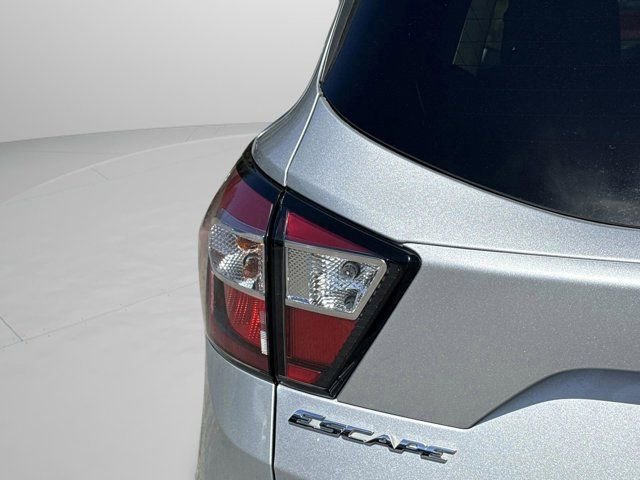 Used 2017 Ford Escape Titanium image 38