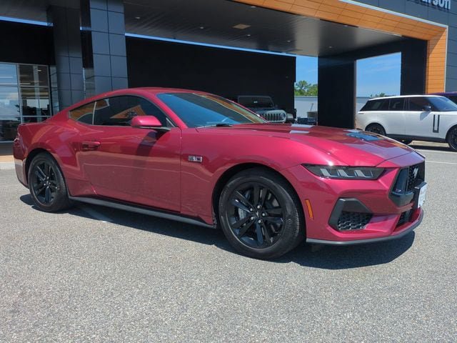 Used 2025 Ford Mustang GT RWD image 2